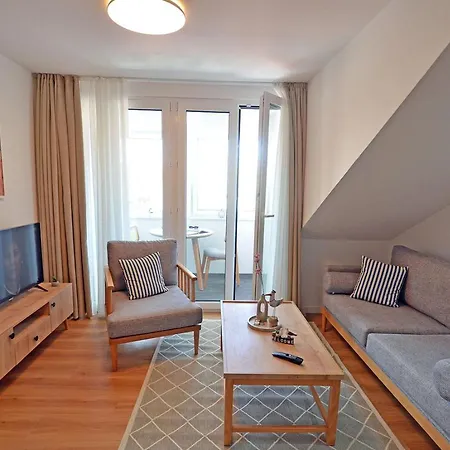 Appartement Am Ufer 12 *