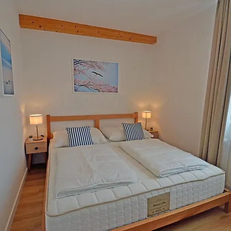 Appartement Am Ufer 12 *